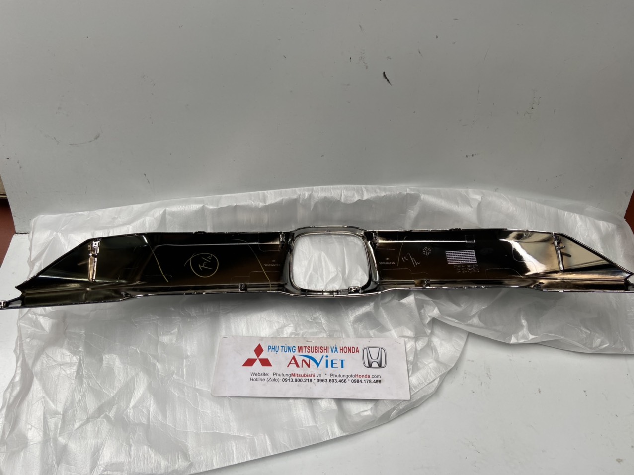 Mặt ca lăng xe Honda HRV